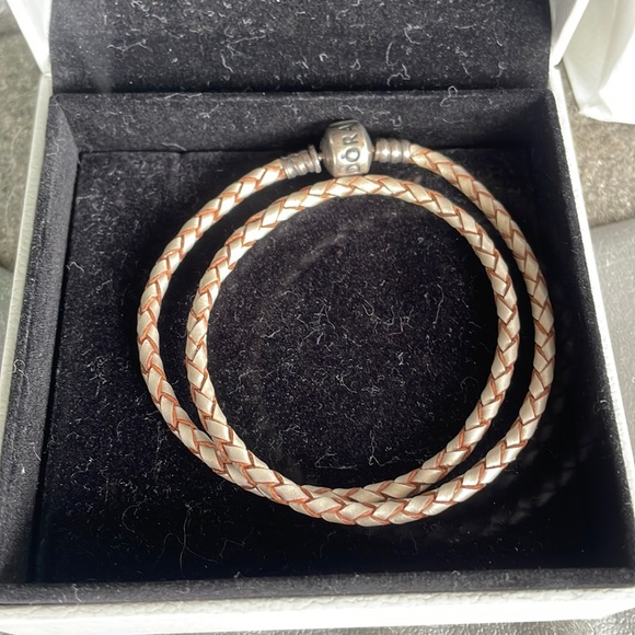 Pandora Jewelry - Clasp pandora bracelet